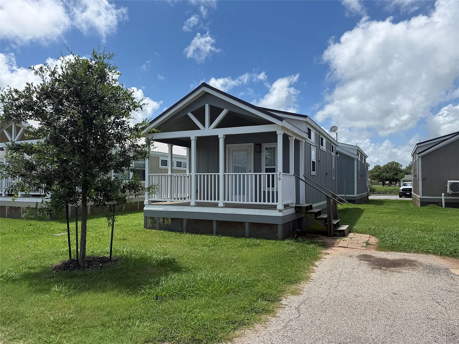 1 bed, 1.0 bath, 440 sqft, $900 — Photo 2