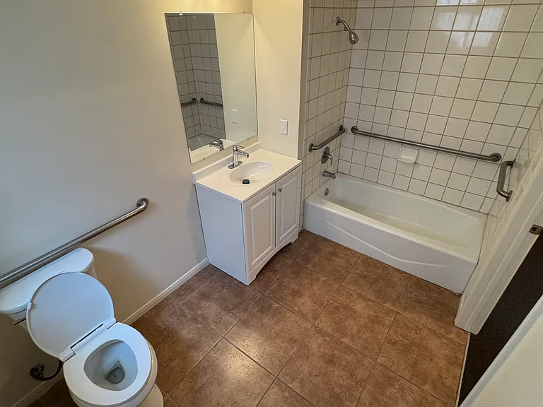 9004 S San Pedro St #A — Photo 4