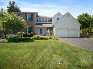 1327 Rock Chapel Rd, Herndon, VA 20170