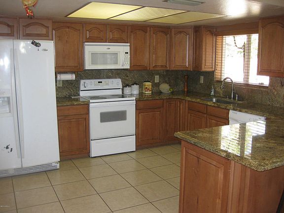 5th image of 4909 E Dahlia Dr