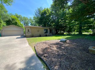 5921 Woodgate Dr, Lansing, MI 48911