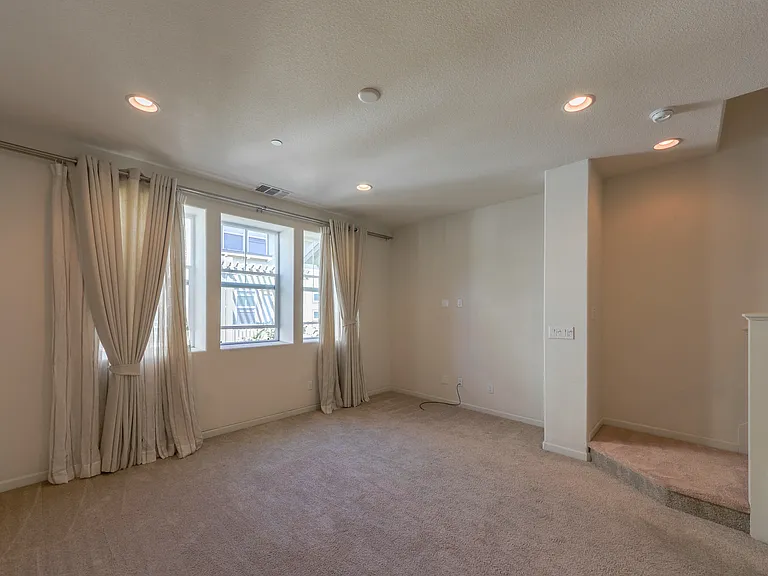 2086 Vincenzo Walkway — Photo 5