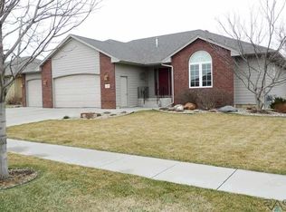 1800 S Parkview Blvd, Brandon, SD 57005