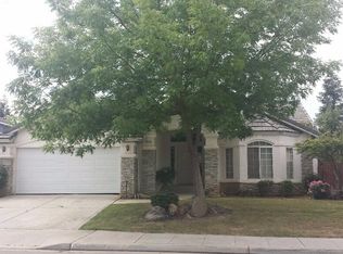 1922 Cromwell Ave, Clovis, CA 93611