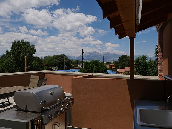 Rooftop patio commons