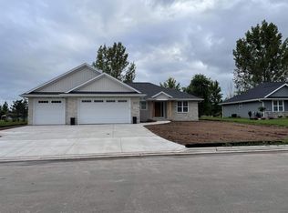 1343 Lucy Ln, Ashwaubenon, WI 54115