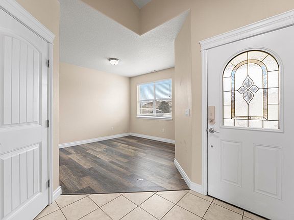 4th image of 400 Pinnacle Dr