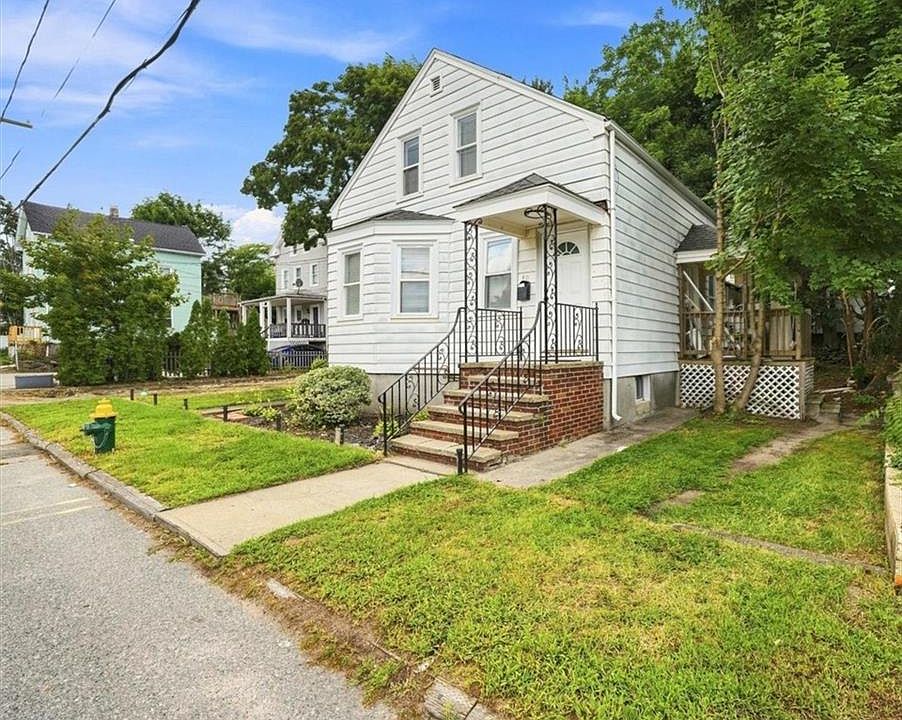 1st image of 40 Sherwood St