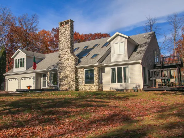 129 Cornwall Dr, Crete, IL 60417