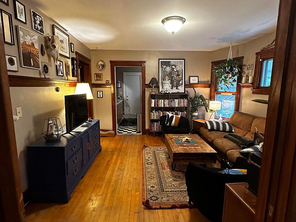 Living room (From Dining Room)