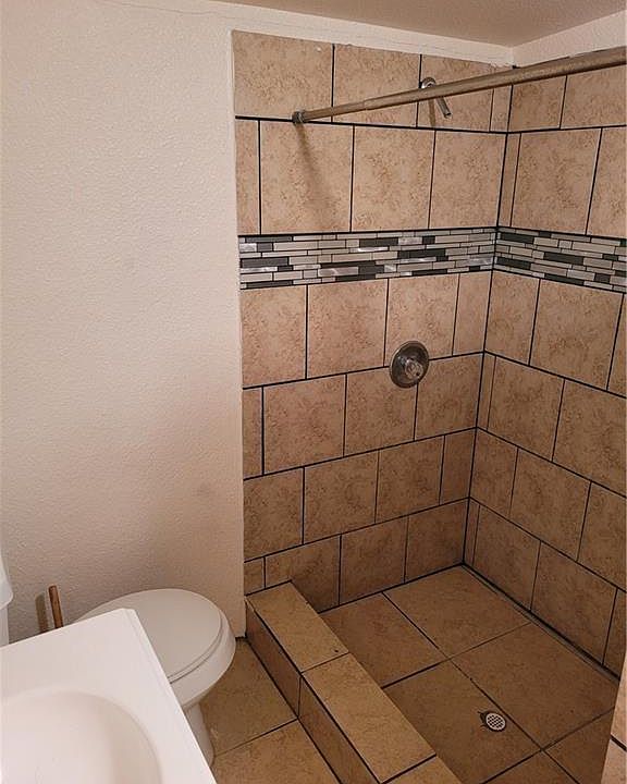 2nd image of 8516 Hendrix St #4