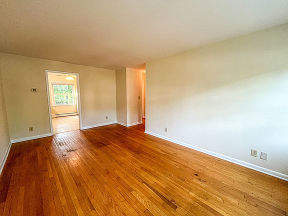 5th image of 1805 Inglewood Dr #27B