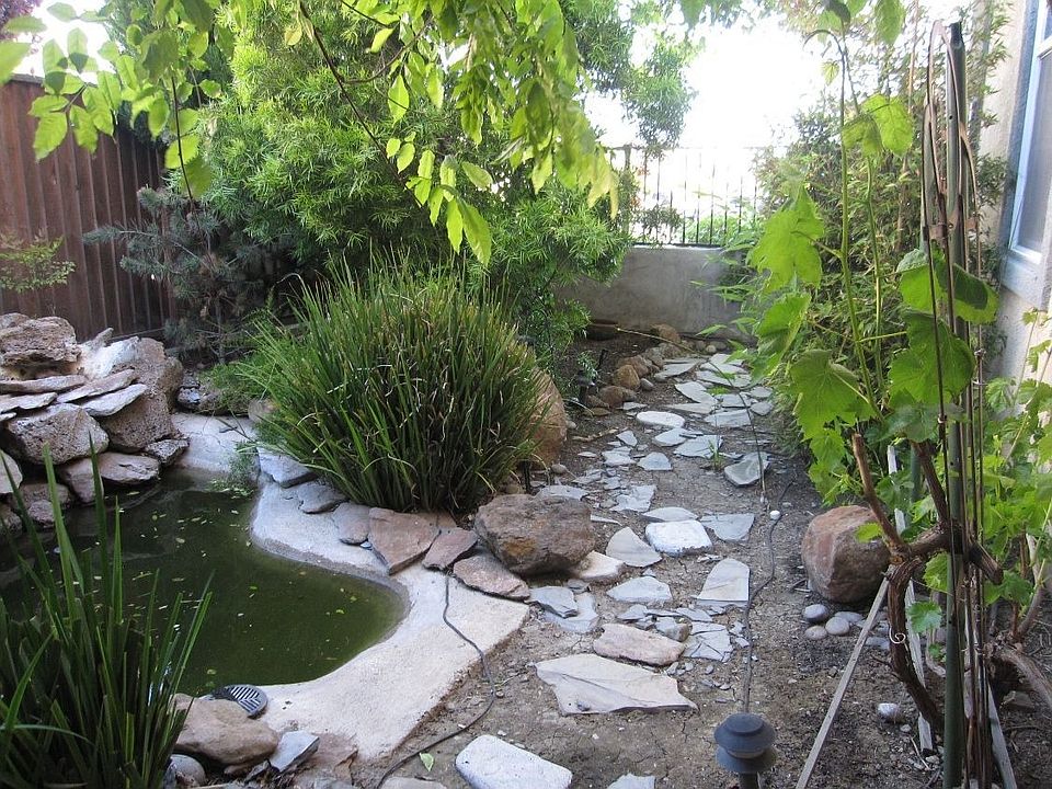 side yard