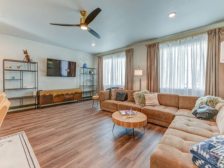 12214 W 57th Ln — Photo 2