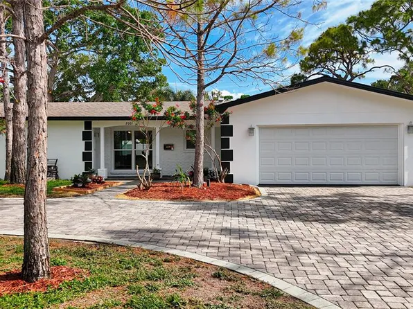 2001 Pinellas Point Dr S, Saint Petersburg, FL 33712