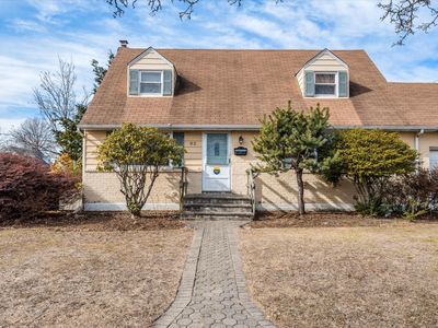 82 Manor Street, Plainview, NY, 11803