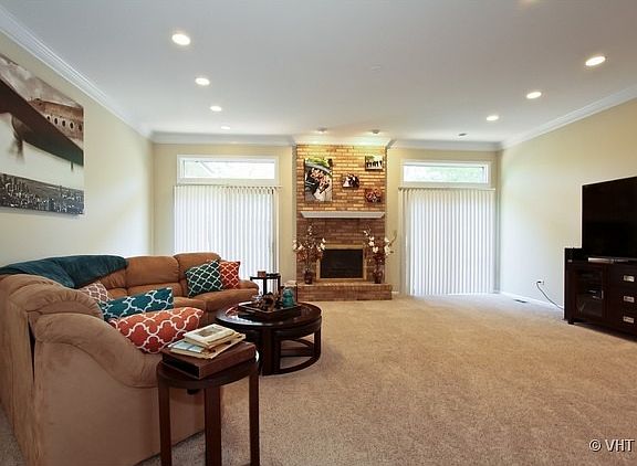 3rd image of 9387 Fox Run Cir
