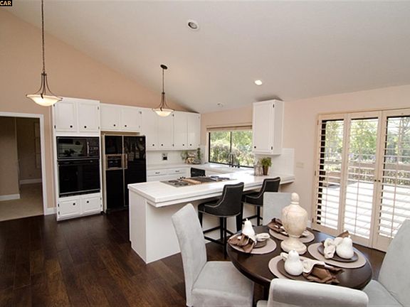 4th image of 462 Live Oak Dr