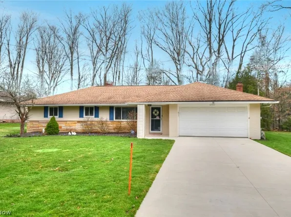 6787 Meadowood Dr, Mayfield Village, OH 44143