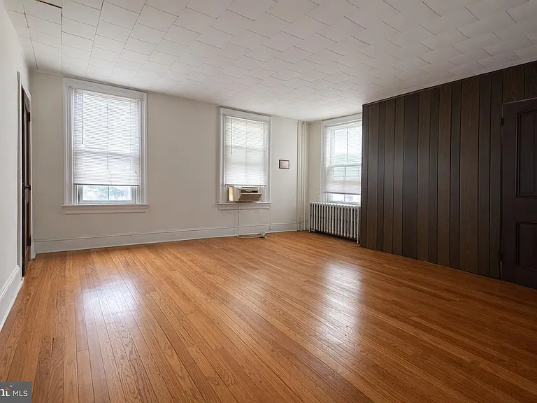 115 W Broadway #3 — Photo 4