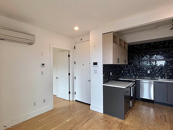4th image of 200 Linden Blvd #7A