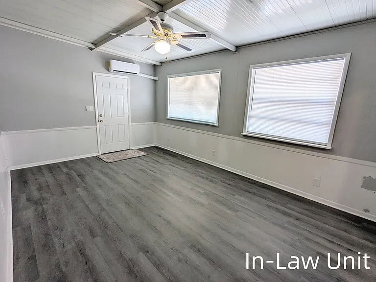 6543 Celeste Ln — Photo 12