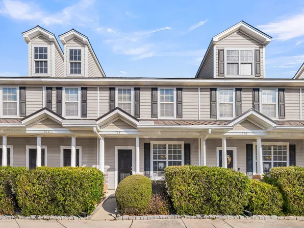 704 Hemingway Cir, Summerville, SC 29483