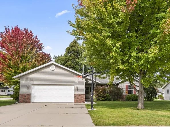 450 Bittersweet Ln, Waupun, WI 53963