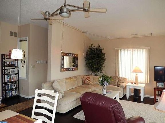 4th image of 5122 Haven Ave