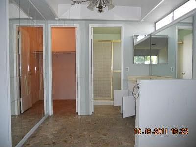 4th image of 2269 Florence Ave