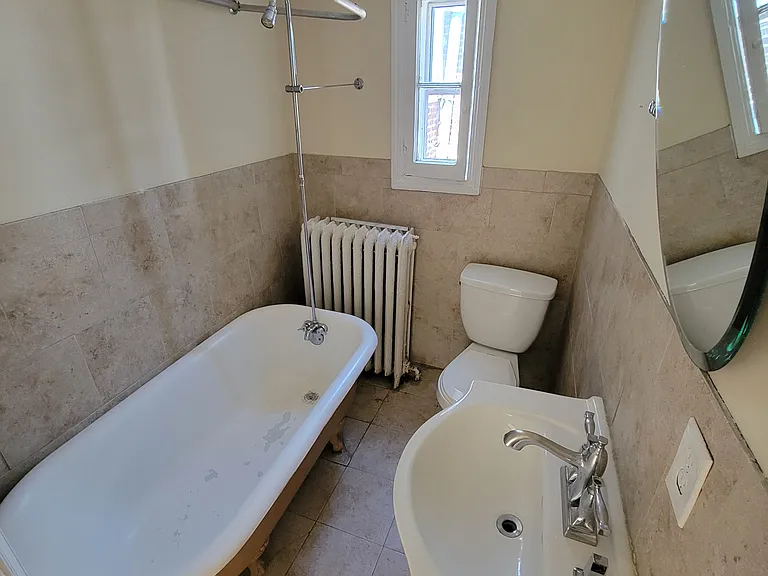 719 Corinthian Ave #3R — Photo 8