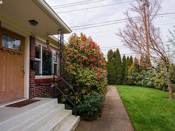 3rd image of 1432 N Bryant St