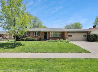 1234 Kimberly Dr, Lansing, MI 48912