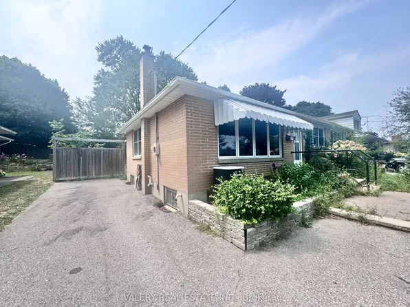 936 Somerville St, Oshawa, ON L1G 4J7