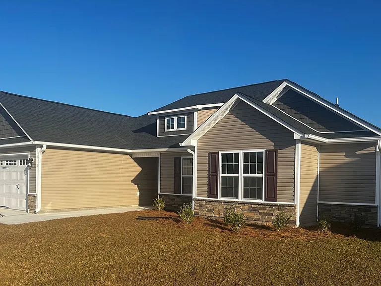 918 Uplands Ln — Photo 2
