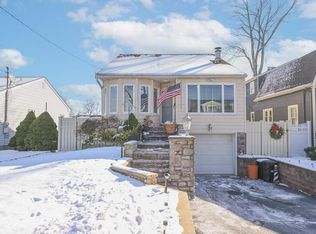 53 Rosewood Rd, Kings Park, NY 11754