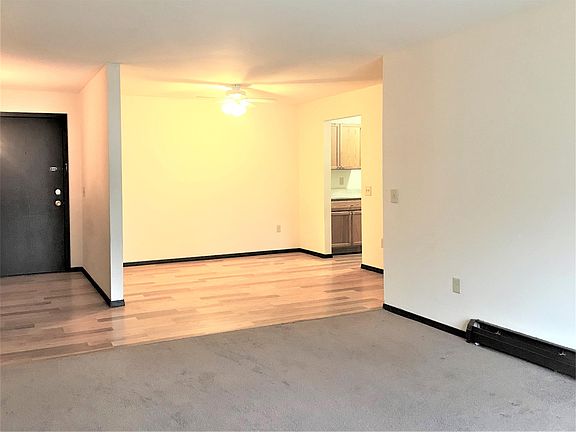 2nd image of 2426 Chalet Gardens Ct APT 6