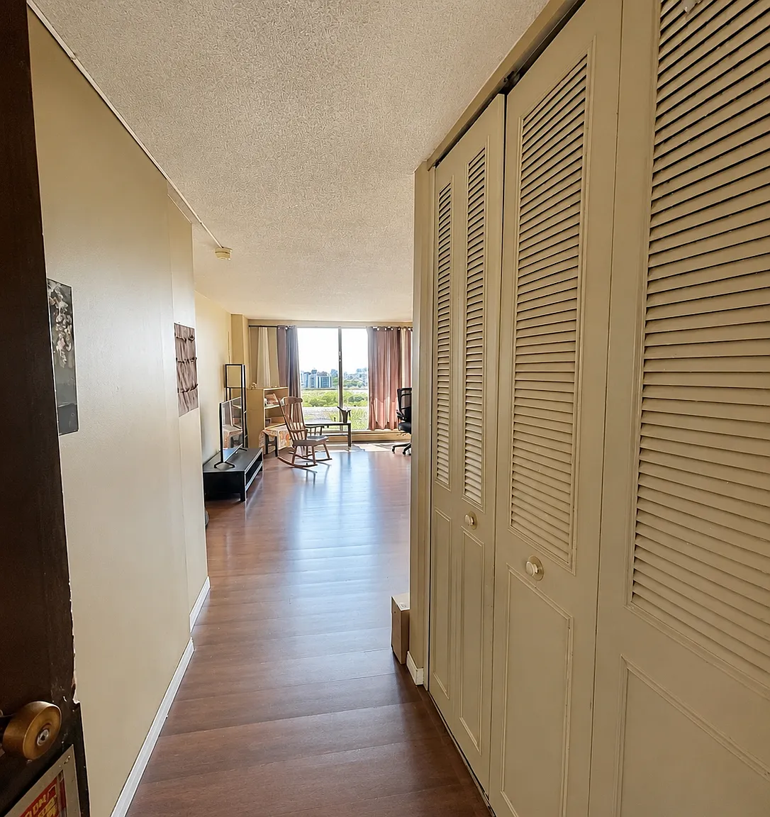Spacious 1 Bedroom Apartment | All Utilities — Photo 4