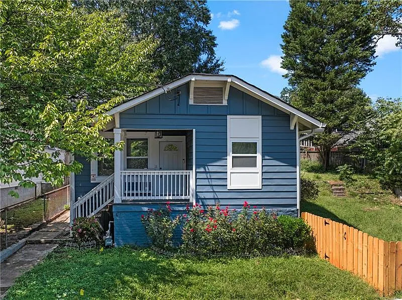 807A Gilbert St SE #A photo 1