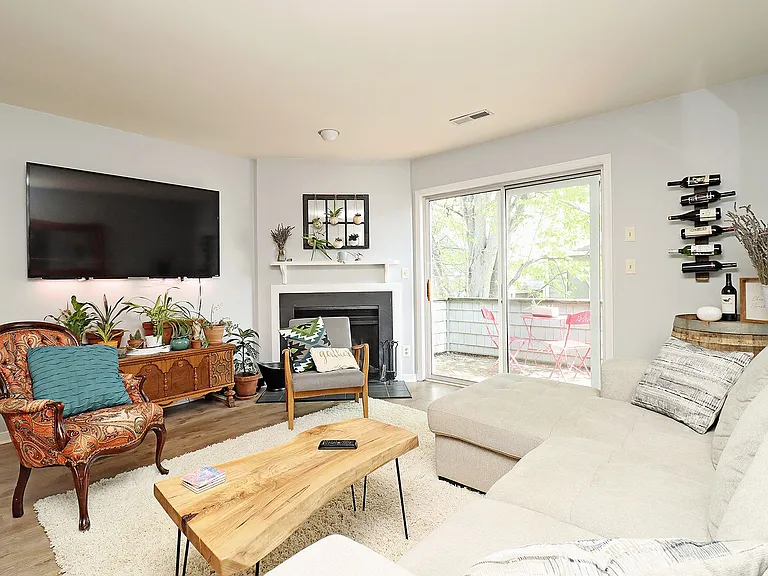 1242 Clifden Grn — Photo 4