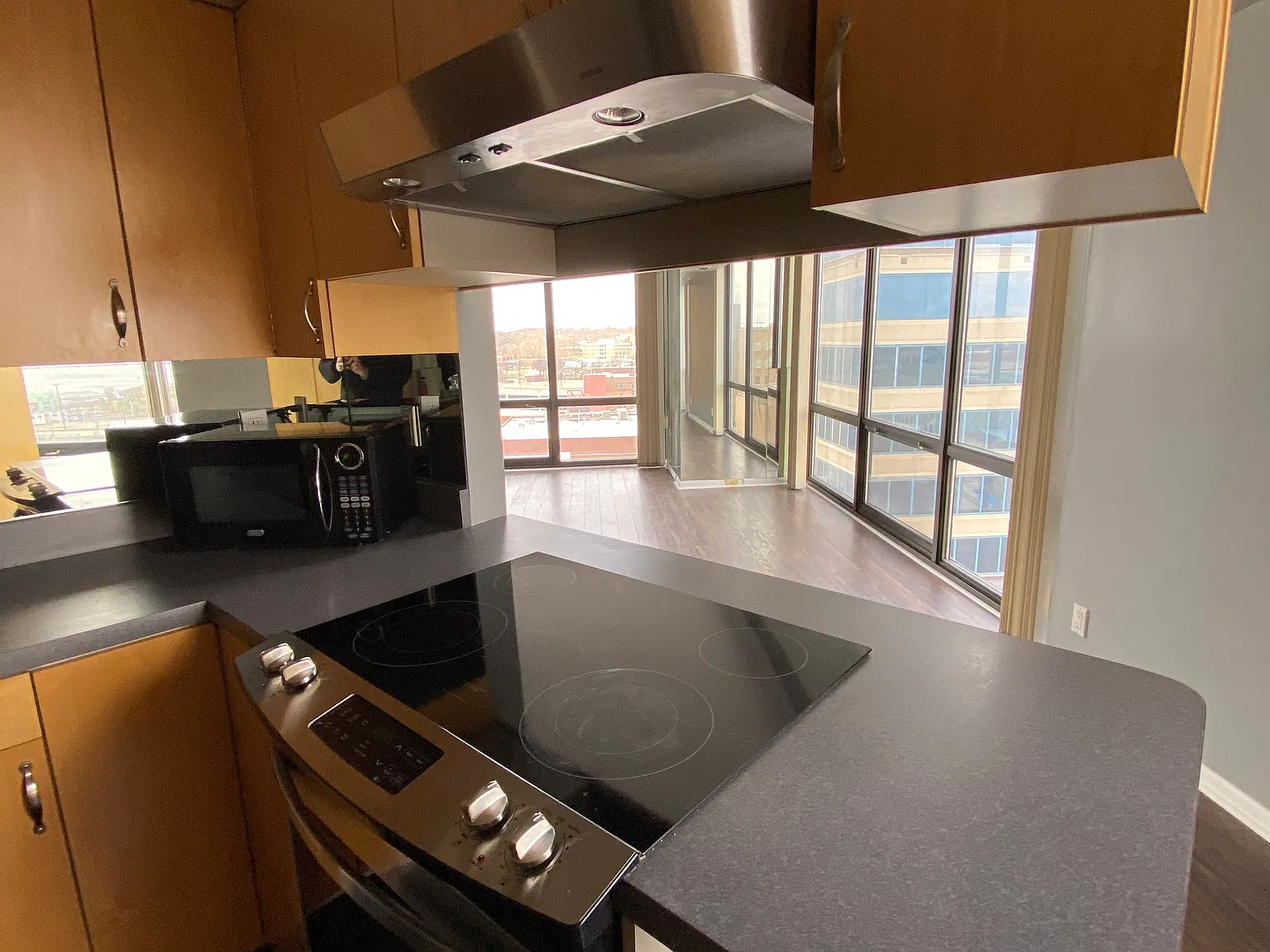 123 SW Jefferson Ave — Photo 3