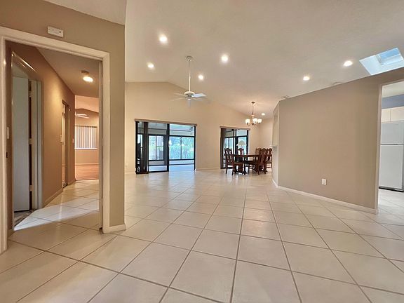 3rd image of 9 W Chesterfield Drive