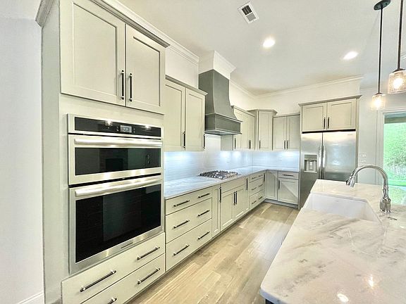 4th image of 8514 Sunscape Ln