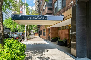 233 East 69th Street in Lenox Hill