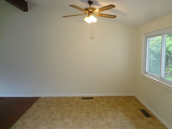 3rd image of 9074 N Plaza Dr