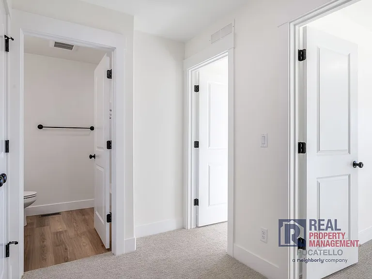 1727 Ammon St — Photo 17