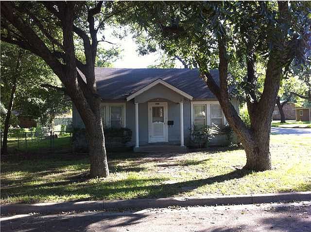 Great Yard with Step up to Front Entrance