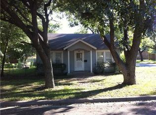 901 E 18th St, Cameron, TX 76520