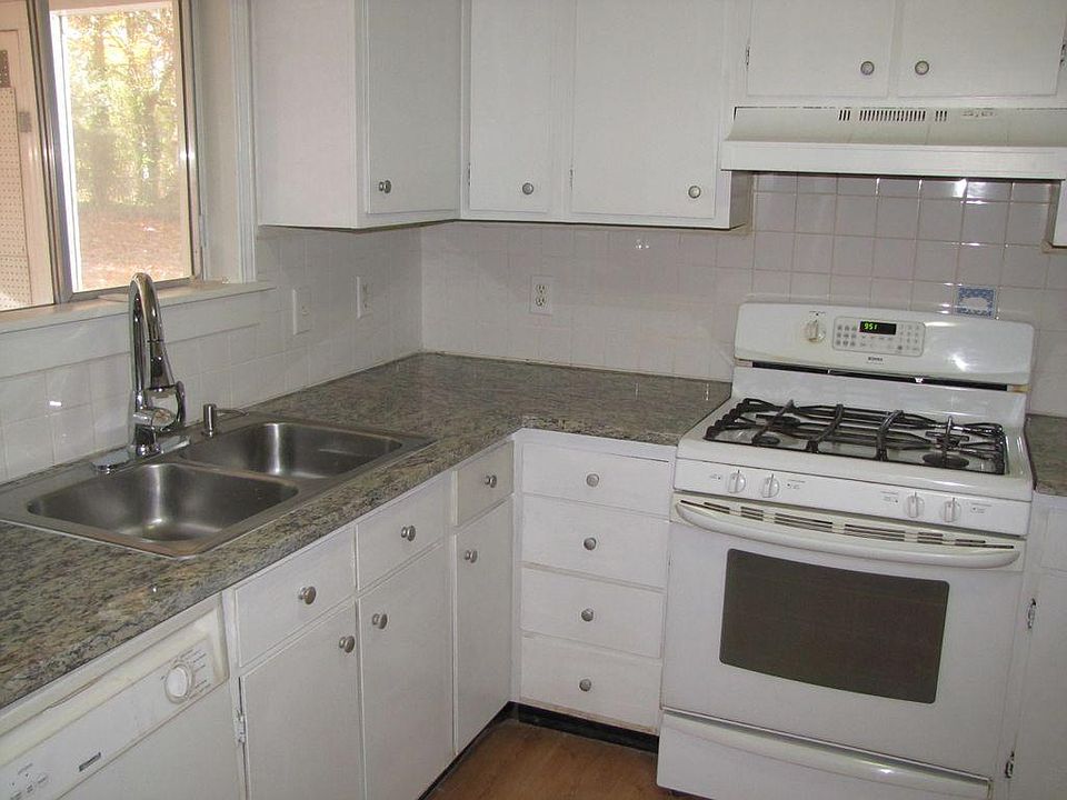 1st image of 3324 Dearwood Dr