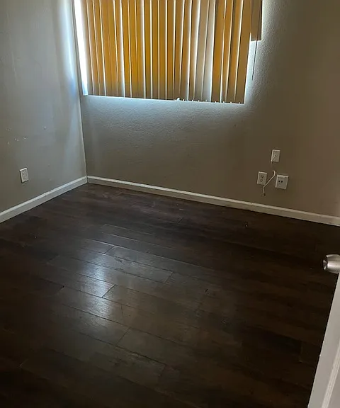 4225 42nd St — Photo 9